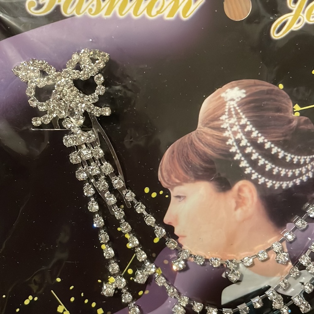 🦋 Butterfly hair clips with dangling clear rhinestones - Picture 2 of 3